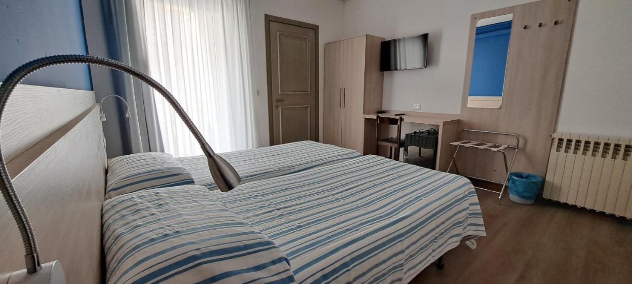 Hotel Splendor Градо Экстерьер фото